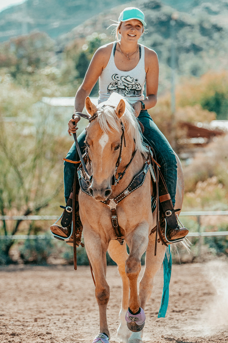 Dreaming In Fringe Tank - The Modern Cowgirl 